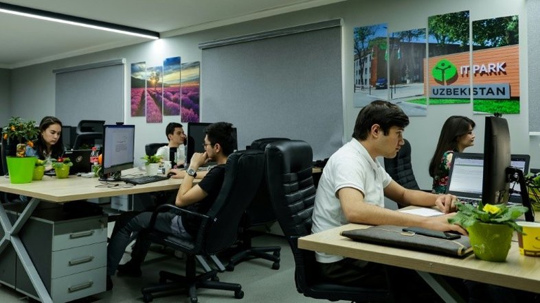 Uzbequistão sonha com boom tecnológico com chegada de cientistas russos