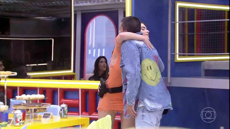 BBB22: Arthur reencontra Jade no 'Dia 101' do reality e reclama de falsidade