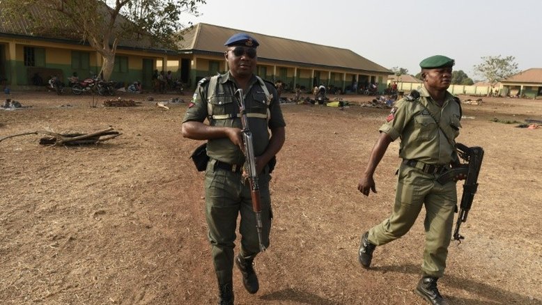 Vinte e quatro pessoas assasinadas por homens armados no centro da Nigéria