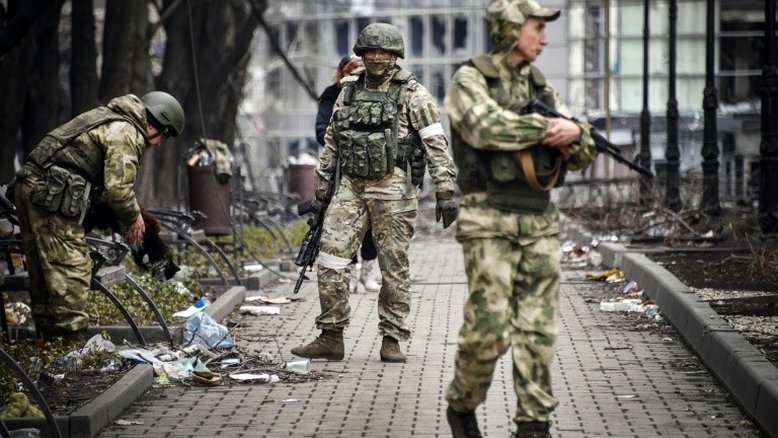 Cerca de 20 mil mercenários estão lutando na Ucrânia, diz funcionário europeu