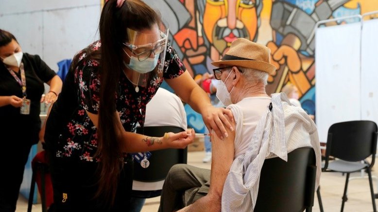 Opas: 14 países das Américas já vacinaram 70% da população contra a covid-19