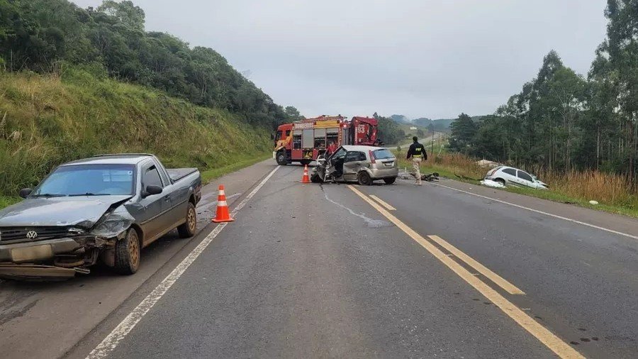 SC: Colisão envolvendo quatro veículos mata três pessoas em Lages 4 SC: Colisão envolvendo quatro veículos mata três pessoas em Lages
