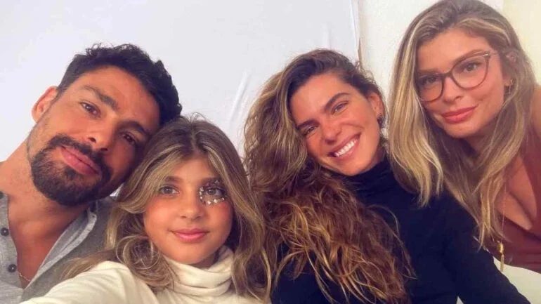 Cauã Reymond, Mariana Goldfarb e Grazi Massafera acompanham ensaio de Sofia