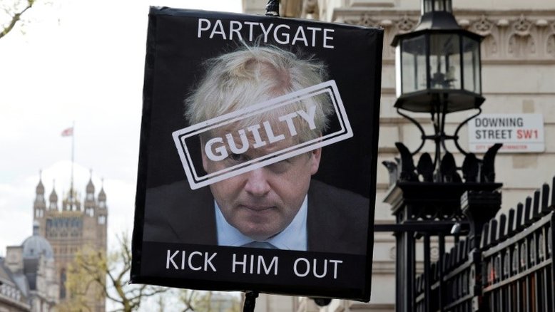 Com 'partygate', Boris Johnson enfrenta escândalo que promete durar