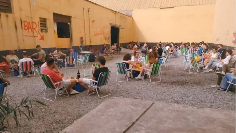 SP: Após repercussão negativa, bar diz que passará a aceitar menores acompanhados