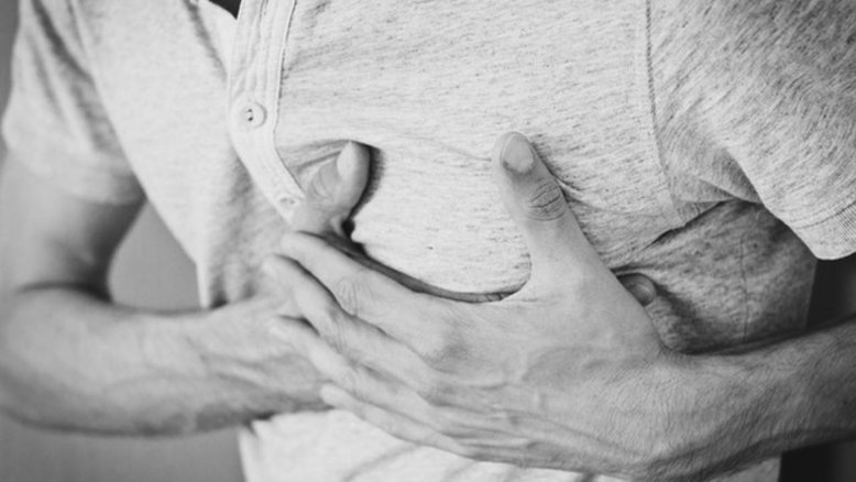 Jovem de 20 anos é internado com problema pulmonar após masturbação