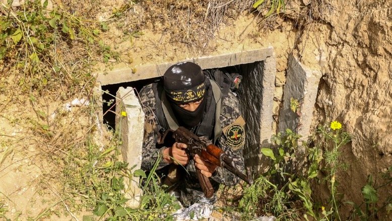 Milicianos palestinos se preparam em seus túneis de Gaza para possível conflito com Israel