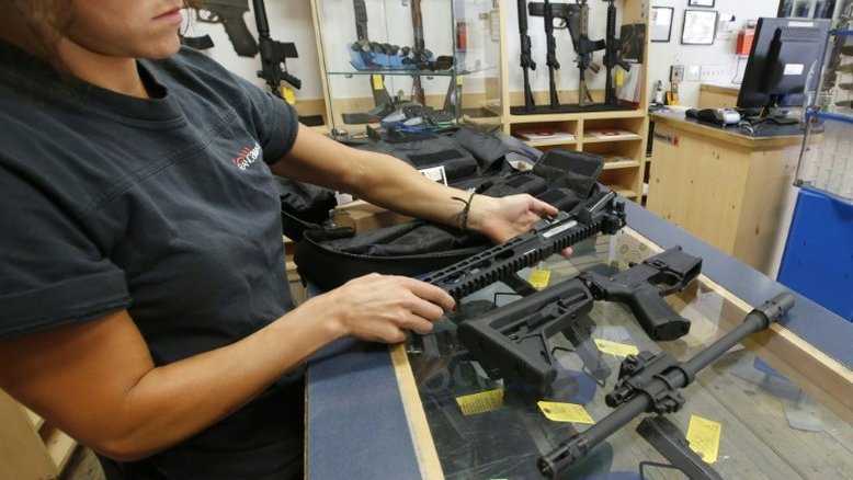 Biden quer reforçar controle de armas de fogo 'fantasmas' nos EUA