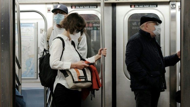 Juíza anula obrigatoriedade de máscaras no transporte público nos EUA