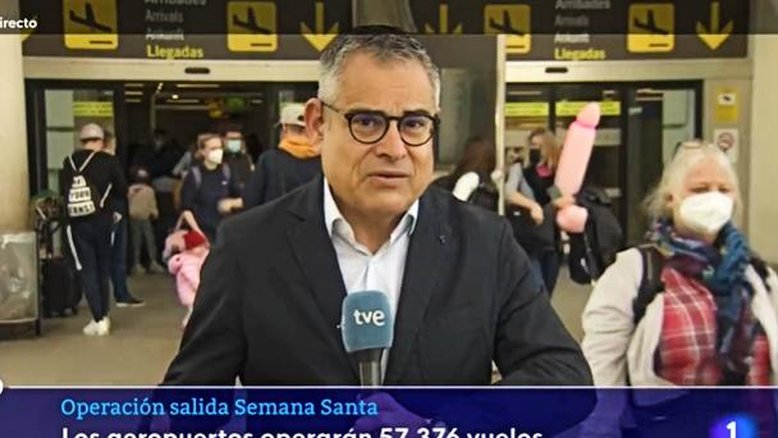 Pênis inflável chama atenção em transmissão ao vivo na TV