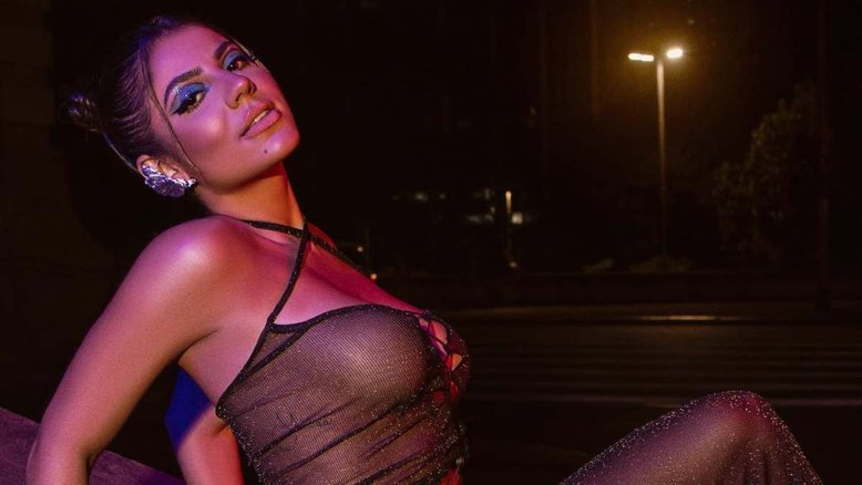 Ex-BBB Hariany posa com look transparente e arranca suspiros nas redes sociais