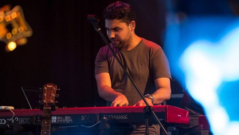 Artistas brasileiro Hebert Neri escolheu morar em Portugal