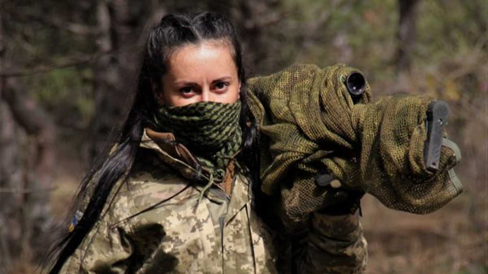 Atiradora ucraniana é apelidada de 'Dama da Morte' dos dias modernos -  ISTOÉ Independente