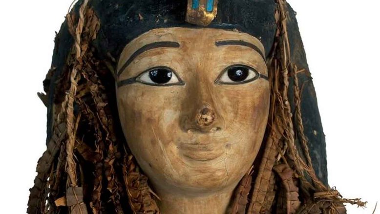 Máscara facial da múmia nunca antes desembrulhada do faraó Amenófis I. Crédito: S. Saleem e Z. Hawass