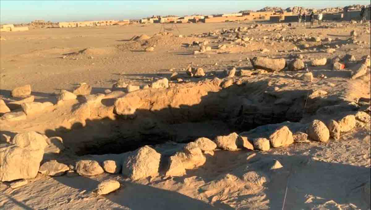 Milhares de anos atrás, as pessoas nessa parte do Sudão usavam túmulos subterrâneos para enterrar seus mortos. Crédito: Michele R. Buzon, CC BY-ND