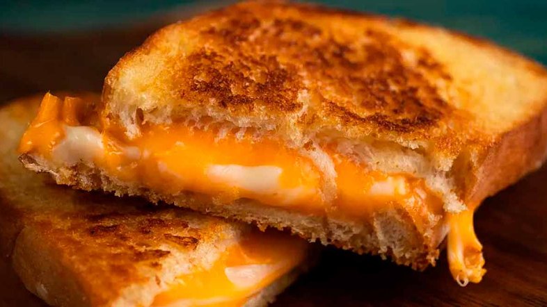 Faça a receita perfeita de queijo quente que viralizou no TikTok (Foto: iStock)