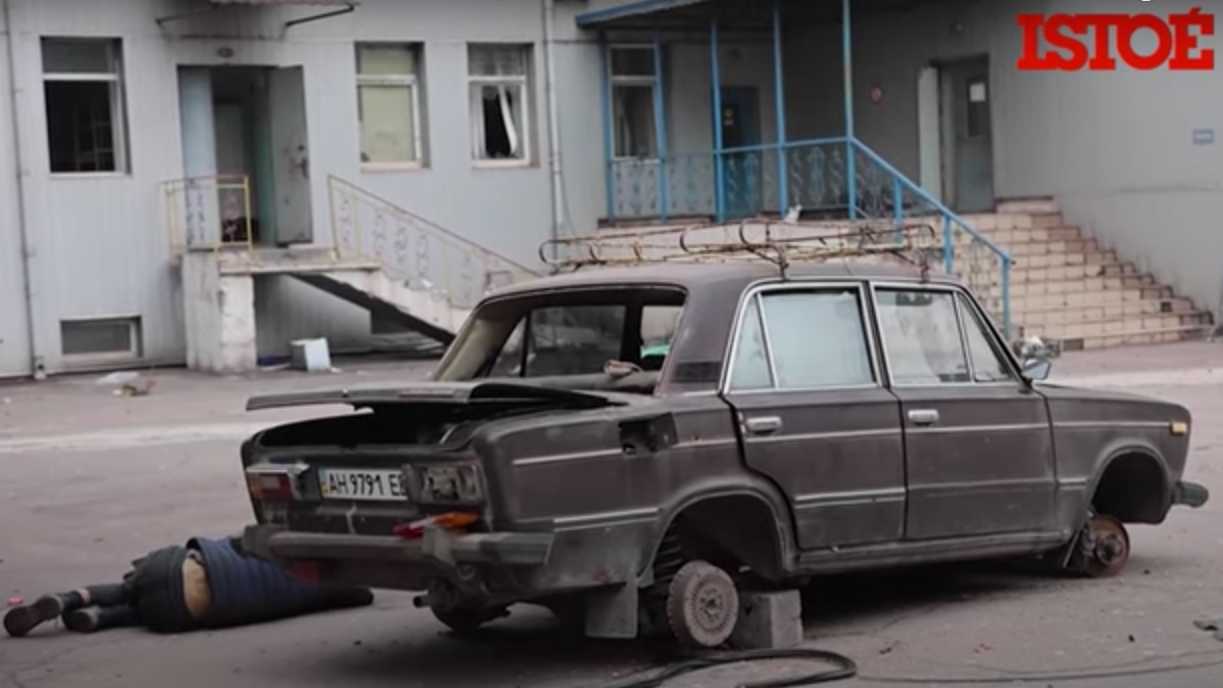 Vídeo: Imagens fortes registram destruição e corpos em Mariupol