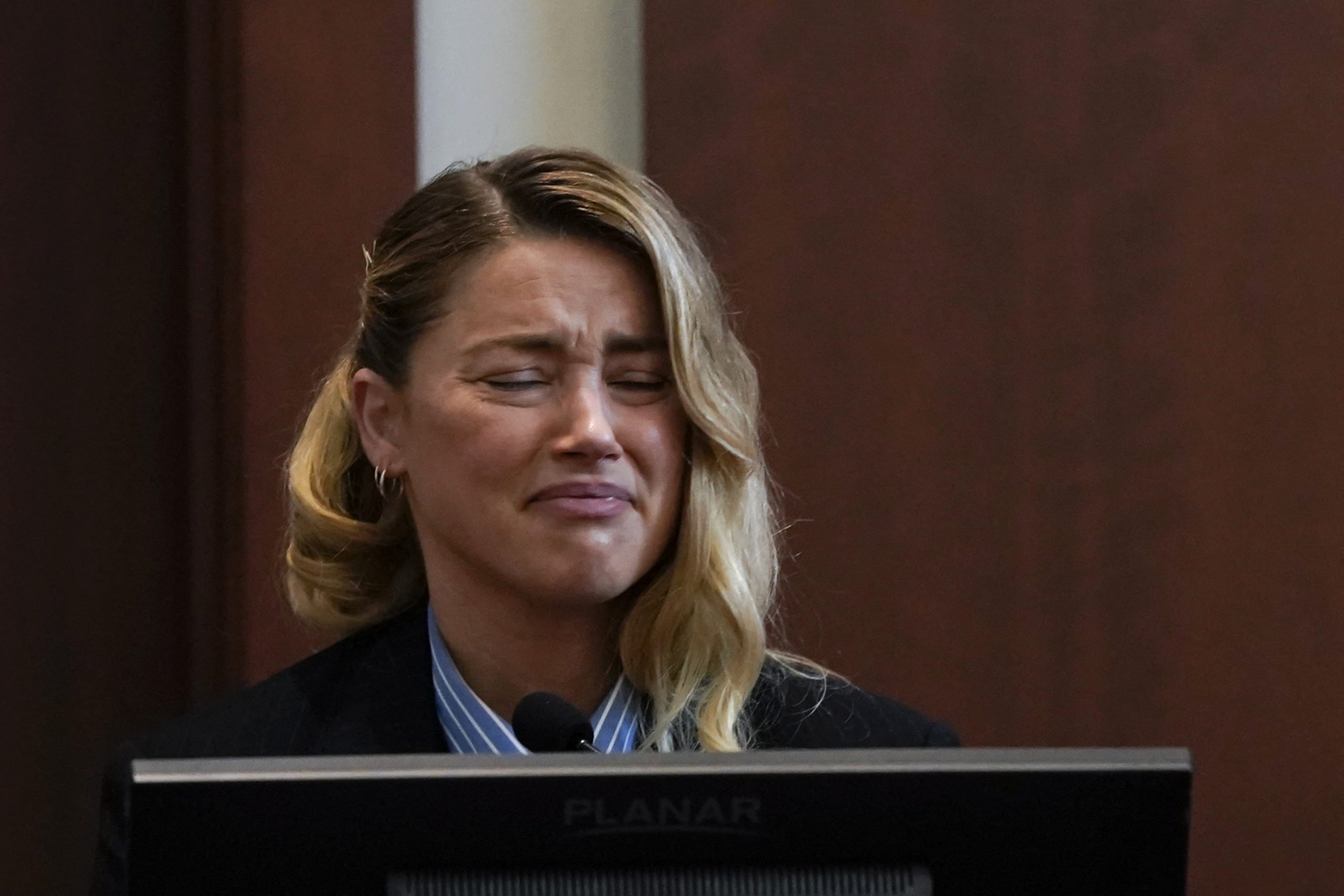 Disputa judicial entre Depp e Heard tem acusações de fezes na cama, violência sexual com garrafa e Elon Musk 7 Disputa judicial entre Depp e Heard tem acusações de fezes na cama, violência sexual com garrafa e Elon Musk