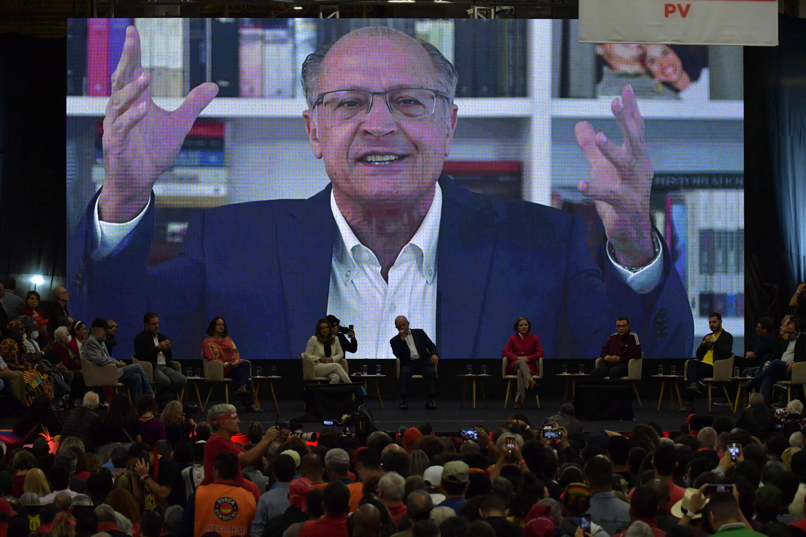 Lula lança chapa com Alckmin e fala em 'defesa da soberania' 6 Lula lança chapa com Alckmin e fala em 'defesa da soberania'