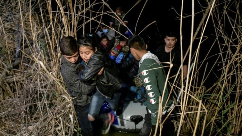 Dezenas de países se comprometem na ONU a melhorar tratamento de migrantes
