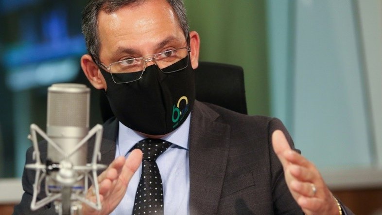 Bolsonaro demite presidente da Petrobras após 40 dias no cargo