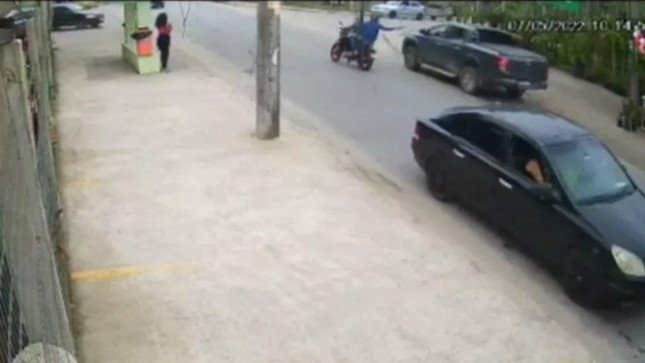 RJ: Empresário é executado a tiros em plena luz do dia 4 RJ: Empresário é executado a tiros em plena luz do dia