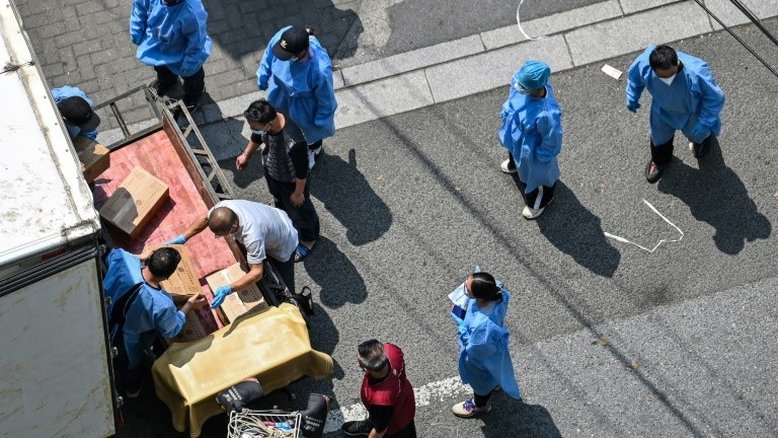 Xangai declara que atingiu taxa de "covid zero" mas milhões de pessoas permanecem confinadas