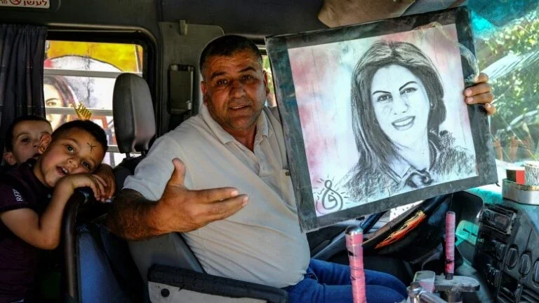 Legisladores dos EUA pedem que FBI investigue morte de jornalista na Cisjordânia