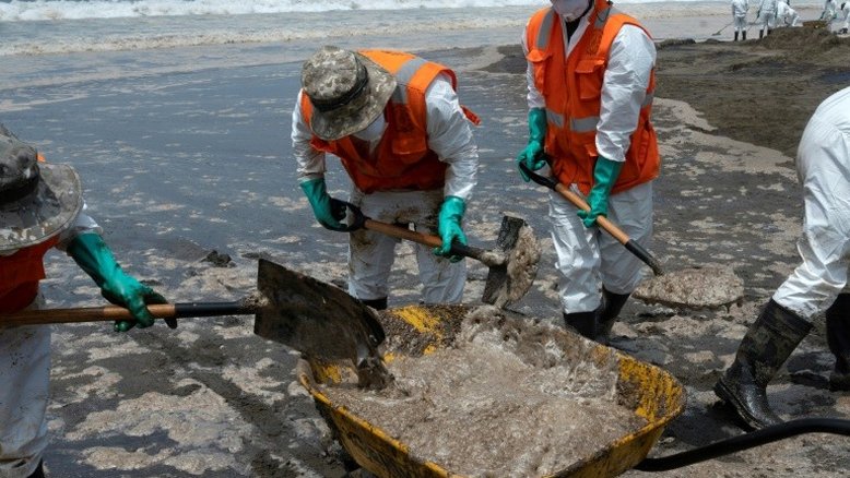 Justiça do Peru pedirá extradição de capitão de navio italiano por vazamento da Repsol