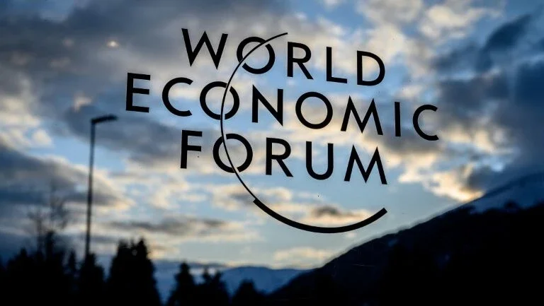 Fórum de Davos volta após pandemia com Ucrânia como pano de fundo