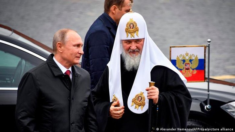 Patriarca Cirilo, o "coroinha de Putin"