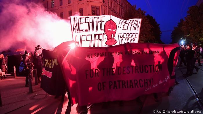 Mulheres dão início aos protestos de 1º de maio em Berlim