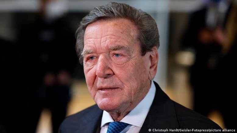 Gerhard Schröder vai deixar o cargo em petrolífera russa