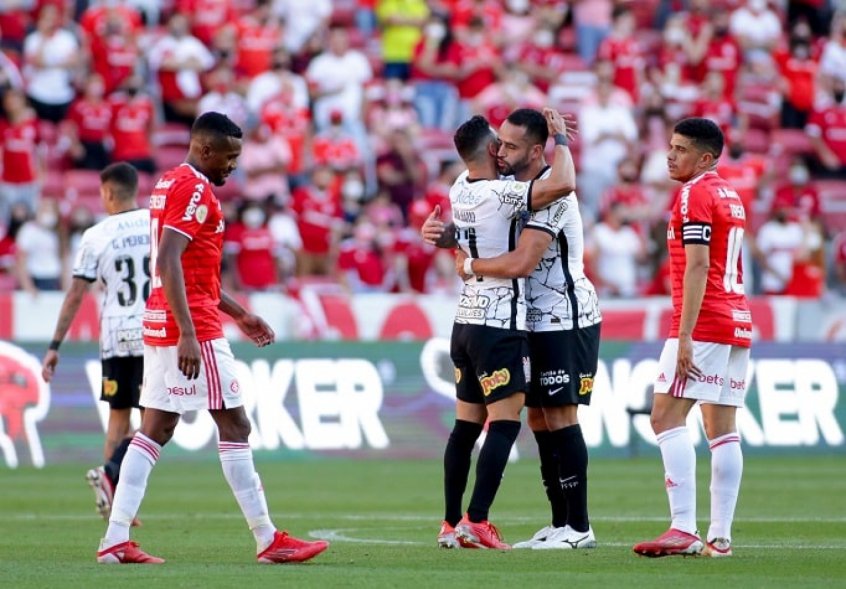 Internacional x Corinthians: saiba onde assistir ao duelo pelo Brasileirão