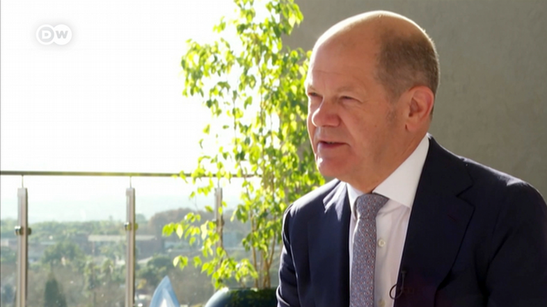 "Guerra de Putin é imperialista", afirma Olaf Scholz