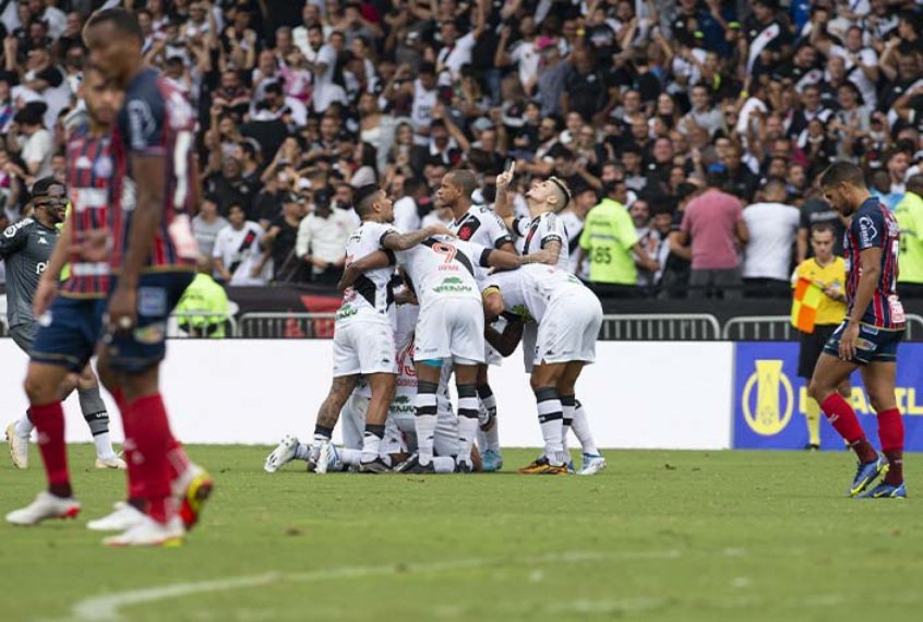 Com o empate do Grêmio, Vasco segue no G4 da Série B do Brasileiro Com o empate do Grêmio, Vasco segue no G4 da Série B do Brasileiro