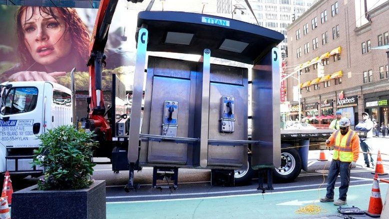 Fim de uma era: Nova York desliga sua última cabine de telefone público