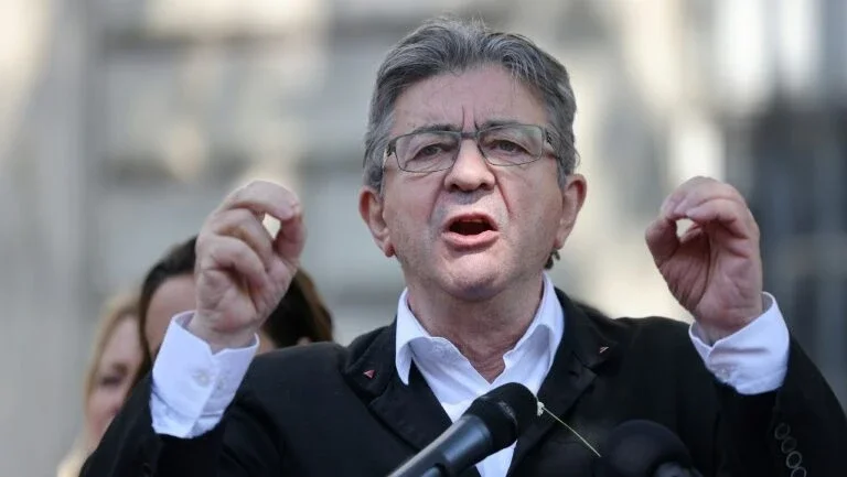 Esquerda negocia união para legislativas na França