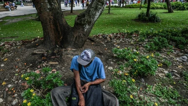 Tráfico e consumo de drogas disparam na cidade natal de Pablo Escobar