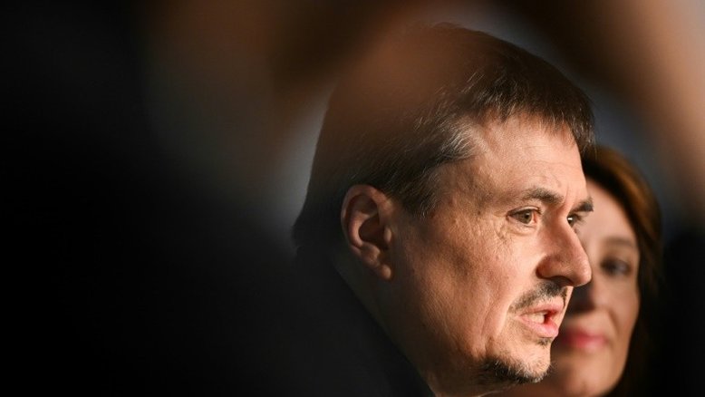 Festival de Cannes: cineasta romeno Cristian Mungiu alerta sobre o flagelo do racismo