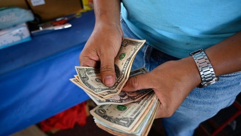 Venezuela aposta em desdolarização da economia