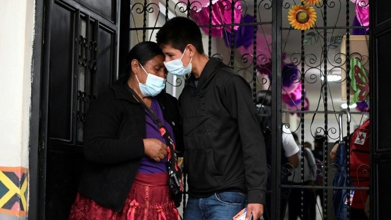 Deportados para Guatemala, menores migrantes reencontram seus pais