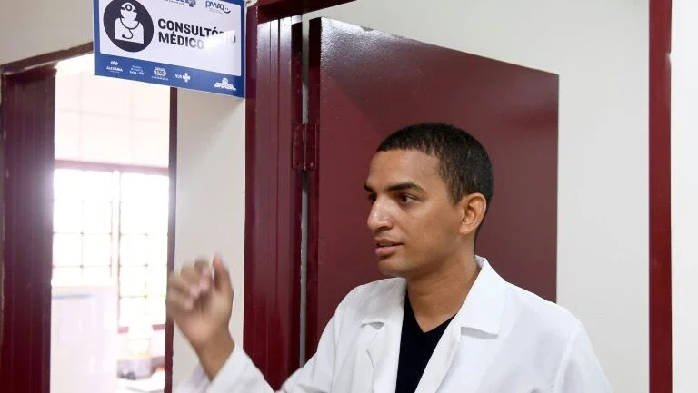 ONGs denunciam maus-tratos a médicos cubanos em missões estrangeiras