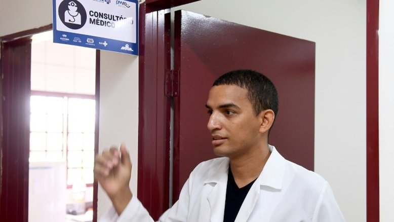 ONGs denunciam maus-tratos a médicos cubanos em missões estrangeiras