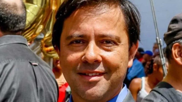 Secretário demitido por invadir casamento de Lula agradece "momento inesquecível"