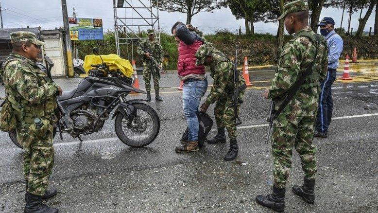 Grupo de Otoniel ataca vias colombianas após extradição do narcotraficante