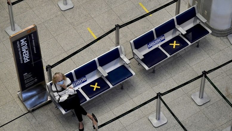 Telas de aeroporto do Rio exibem filmes pornô em possível ataque hacker