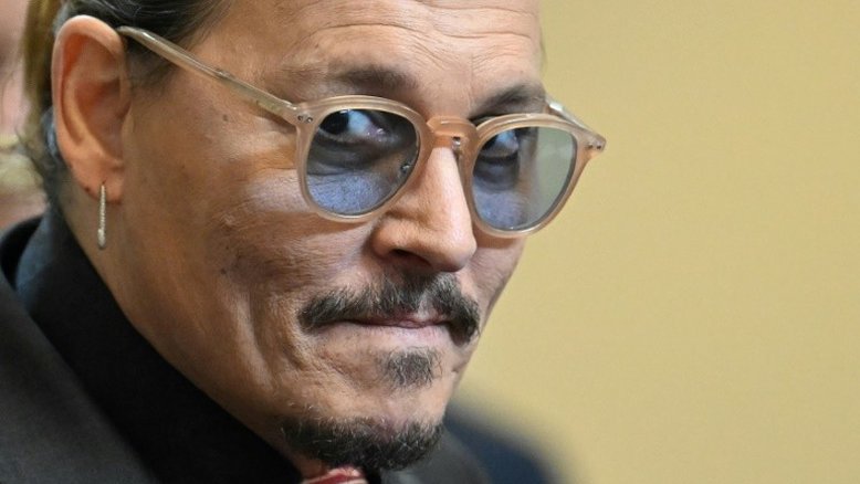 SP: Idosa cai em golpe de 'namoro' com Johnny Depp e tenta reaver R$ 208 mil