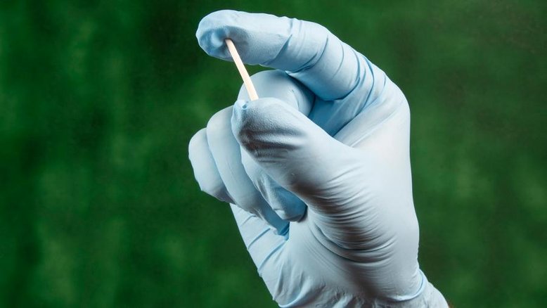 O polêmico 'chip da beleza': Implante hormonal é mocinho ou vilão da saúde?