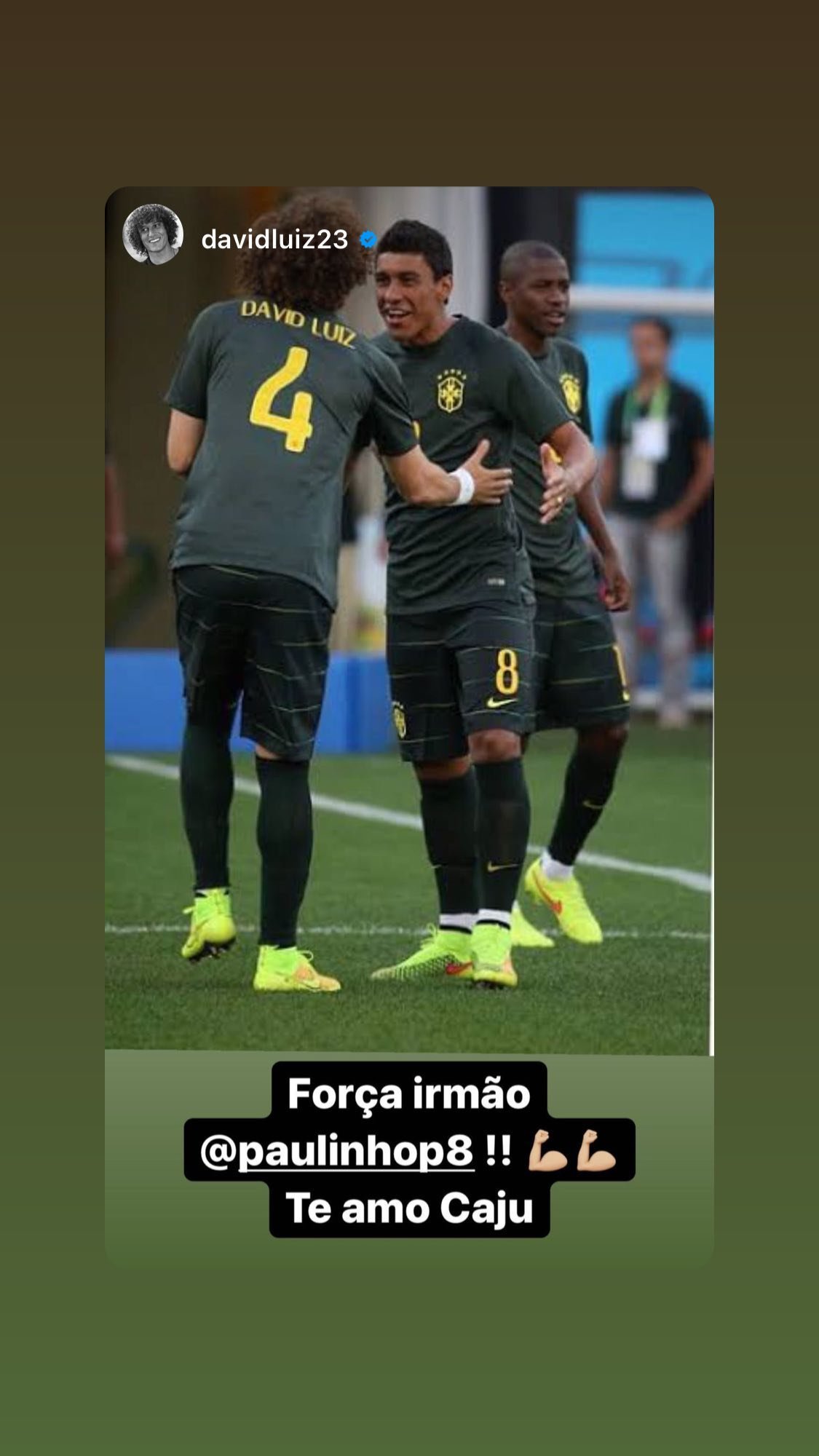 Paulinho recebe apoio de jogadores por conta de lesão grave no joelho